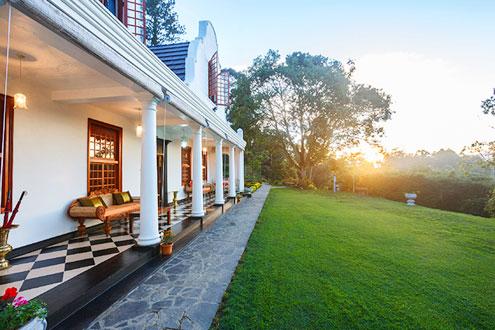 Dutch House Villa Front garden and veranda of Dutch house Villa in Sri Lanka