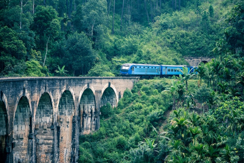 Train (2)