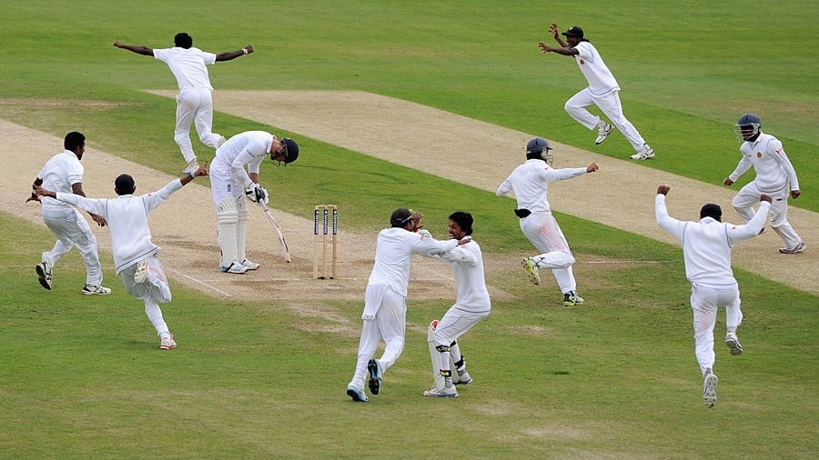 Sri lanka cricket England cricket team celebrating taking a wicket