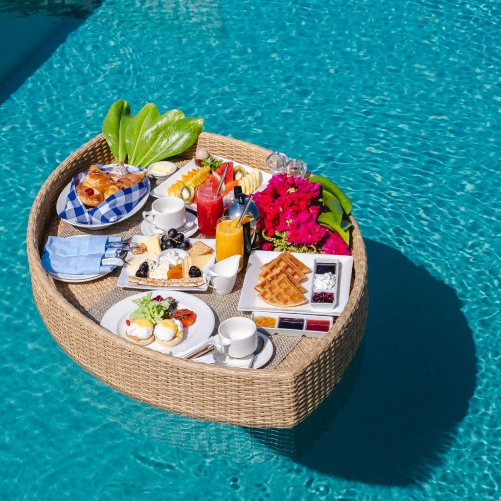 Floating breakfast Picture of a floating breakfast in a small pool, taken from above