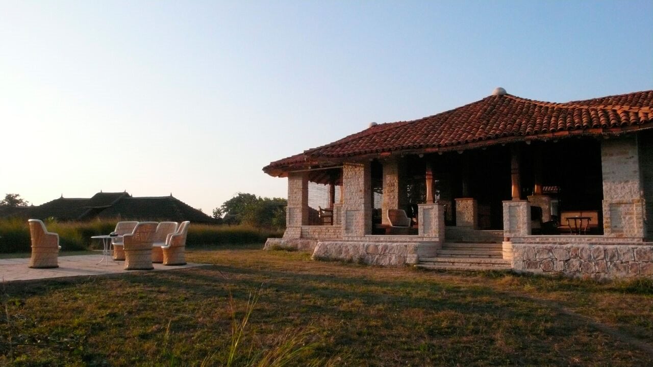 Sarai at Toria Sarai at Toria