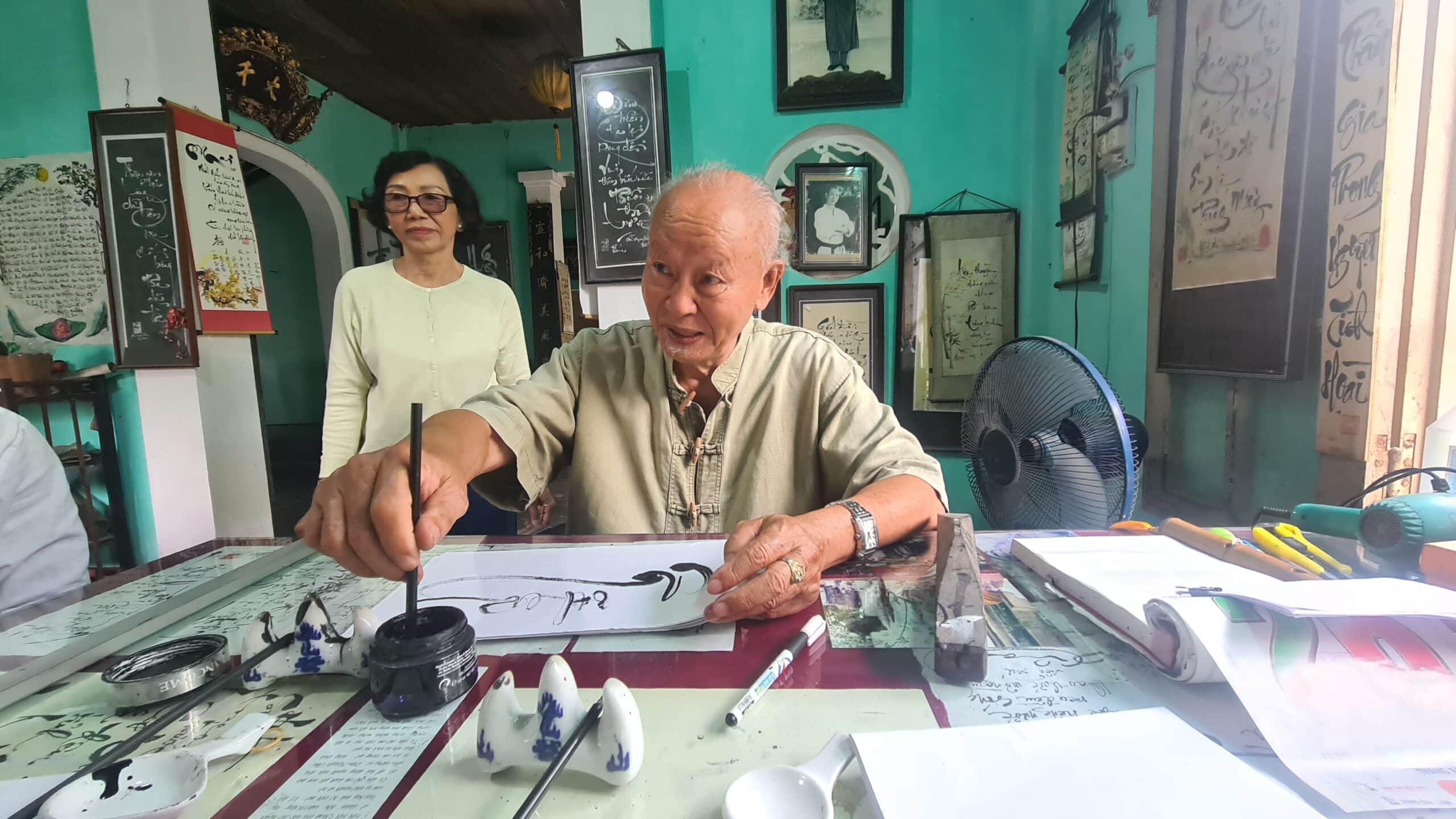 Calligraphy master in Hue Calligraphy master in Hue