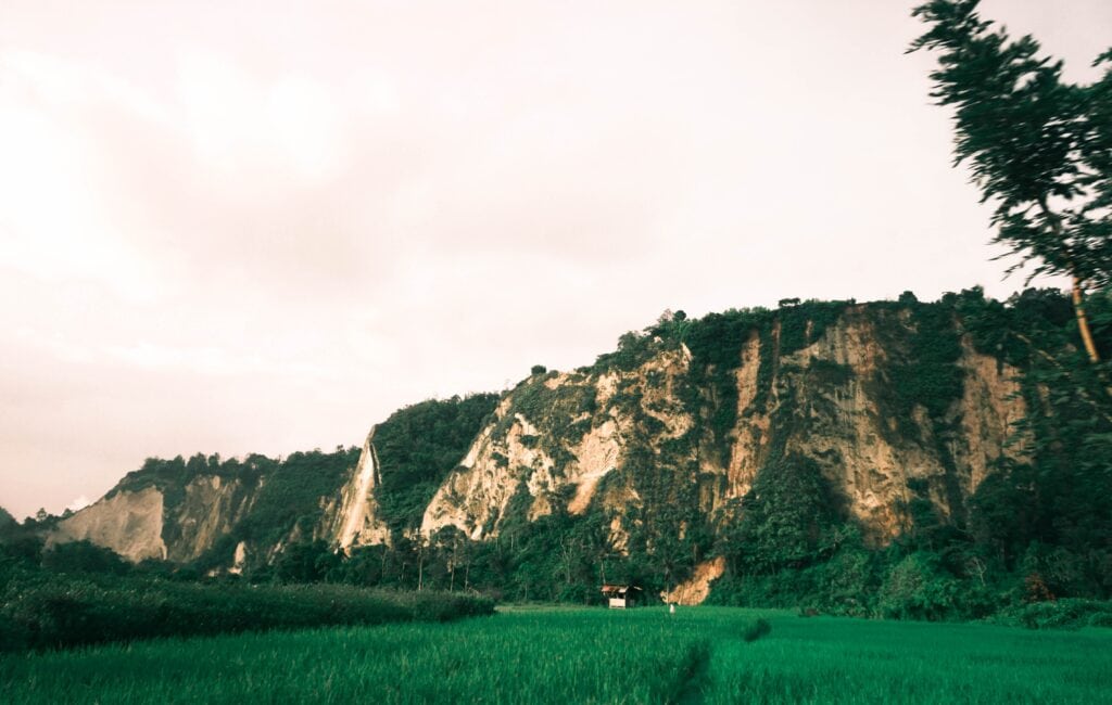 Indonesiancities10 Cliff faces in Bukittinggi, Indonesia