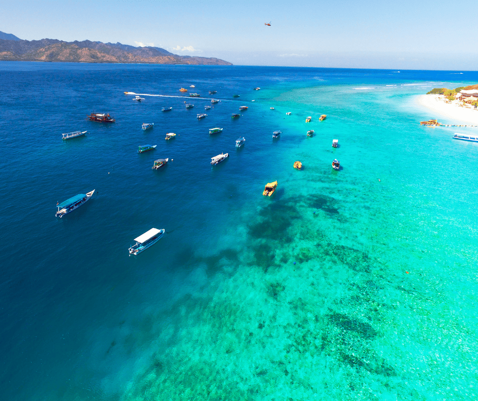 Beaches 6 Boats on the waters of Gili Trawangan