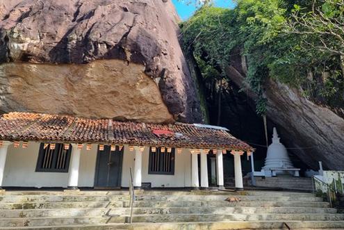 Pilikuthtuwa Cave and Forest Temples