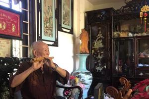 Visit tucked-away garden houses in Hue
