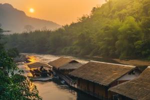 Natural Beauty & Local Life