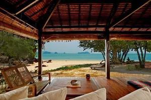 Jungle & Secret Islands Family Holiday