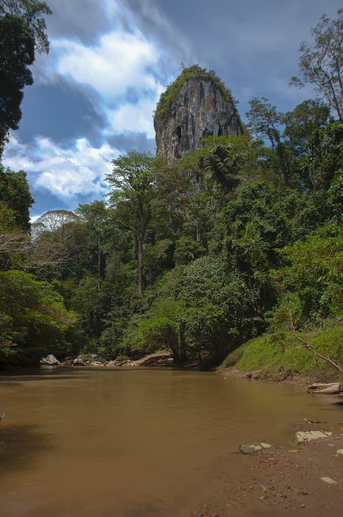 <h3 class="oversized">CULTURE<span class="indend">OF BORNEO</span></h3>